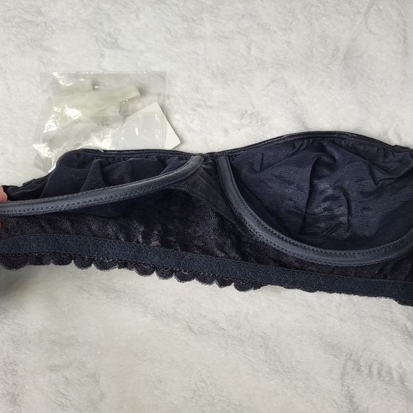 Black Olga Lacy Strapless Bra. 38C. Brand New. - Picture 8 of 12